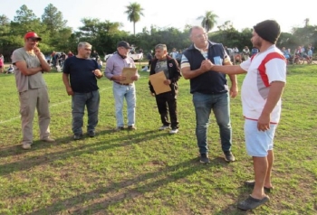 FUERTE APOYO A CLUB F&Uacute;TBOL EN CERRITO