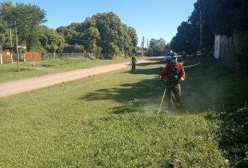 OPERATIVO DE LIMPIEZA Y DESMALEZAMIENTO SOBRE Av. LAPRIDA
