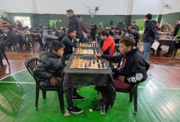 UN DECENA DE CAACATIE&Ntilde;OS COMPITEN EN PROVINCIAL DE AJEDREZ