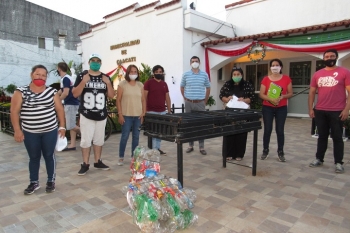 ENTREGAN PRENSADORA DE PL&Aacute;STICO AL PUNTO VERDE