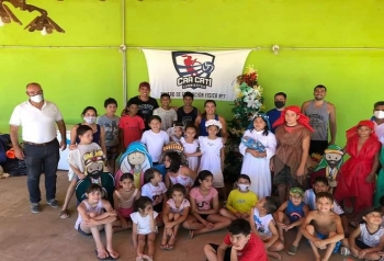 ASISTEN A PESEBRE VIVIENTE EN LA COLONIA DE VACACIONES