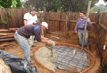 POZO CIEGO CONSTRUIDO A BASE DE RECICLADO DE BOTELLAS DE VIDIRIO