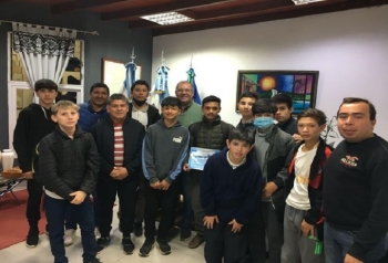 INTENDENTE RECIBI&Oacute; A J&Oacute;VENES DEPORTISTAS QUE REPRESENTARON A CA&Aacute; CAT&Iacute;