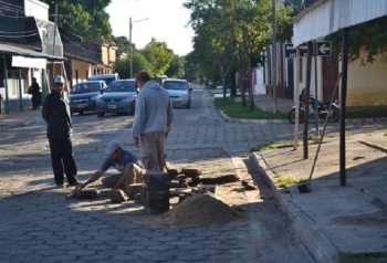OPERATIVOS DE BACHEO Y CORTE DE PASTO EN LA CIUDAD