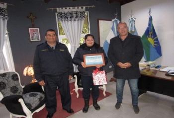 RECONOCIMIENTO PARA AGENTE DE POLIC&Iacute;A QUE SALVO A BEB&Eacute;