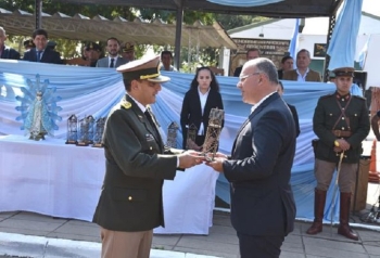 INTENDENTE RECIBI&Oacute; RECONOCIMIENTO EN ACTO DE GENDARMER&Iacute;A NACIONAL