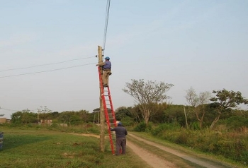 MEJORAN ILUMINACI&Oacute;N P&Uacute;BLICA EN EL B&ordm; Ma. AUXILIADORA