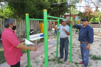 INSTALAN EN ESPACIOS P&Uacute;BLICOS JUEGOS PARA NI&Ntilde;OS Y APARATOS DE GIMNASIA